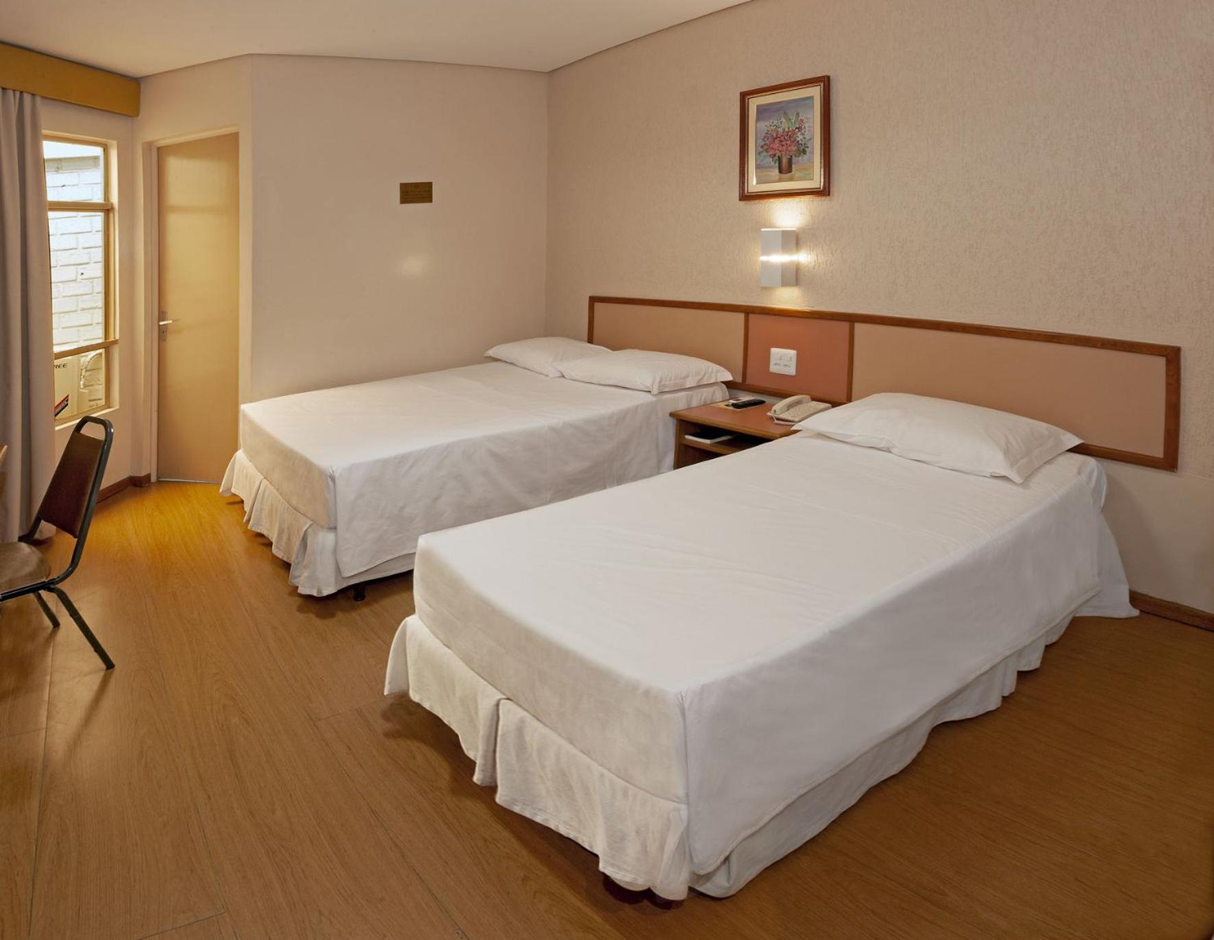 Lira Hotel Curitiba Eksteriør billede